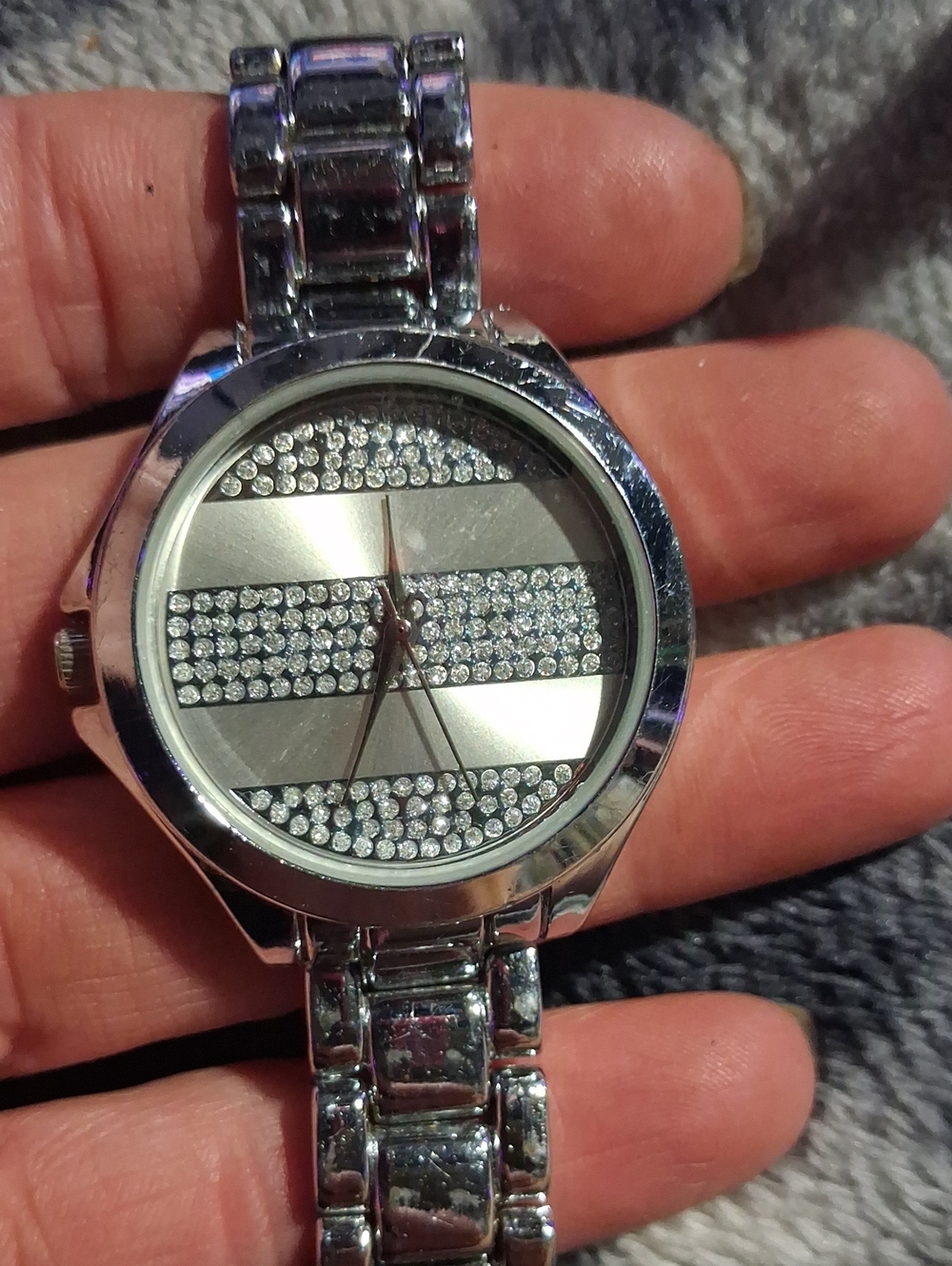 Silver Crystal Accent Women's Watch - Elegant Metallic Bracelet